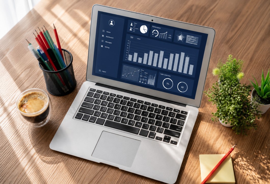 How to choose business software with CRM, accounting, project management and analytics dashboard.